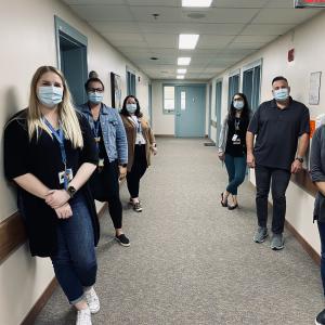 Des employés de Brockville et d’Ottawa se sont réunis pour créer le tout premier groupe de soutien pour les familles dans le domaine de la psychiatrie légale. 